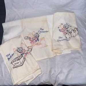 VTG Bee Embroidered Kitchen Towels Set
